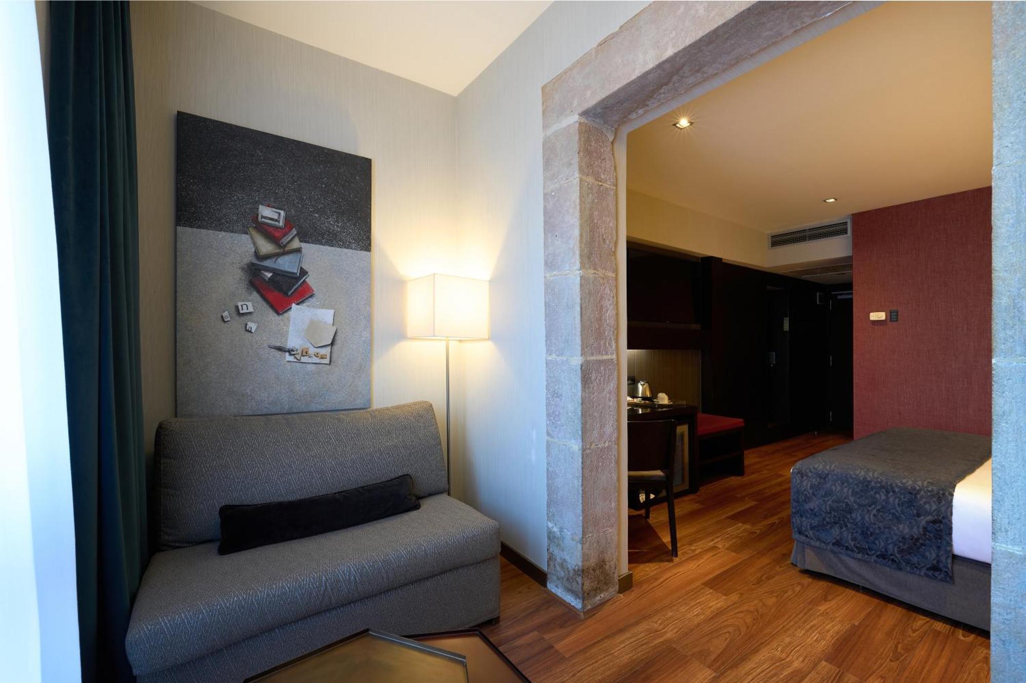 Catalonia Port Hotell