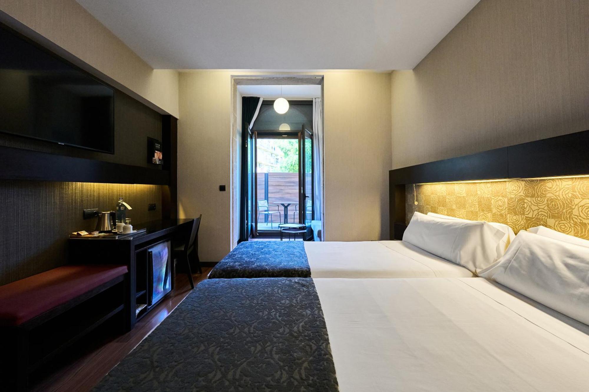 Catalonia Port Hotell 4*