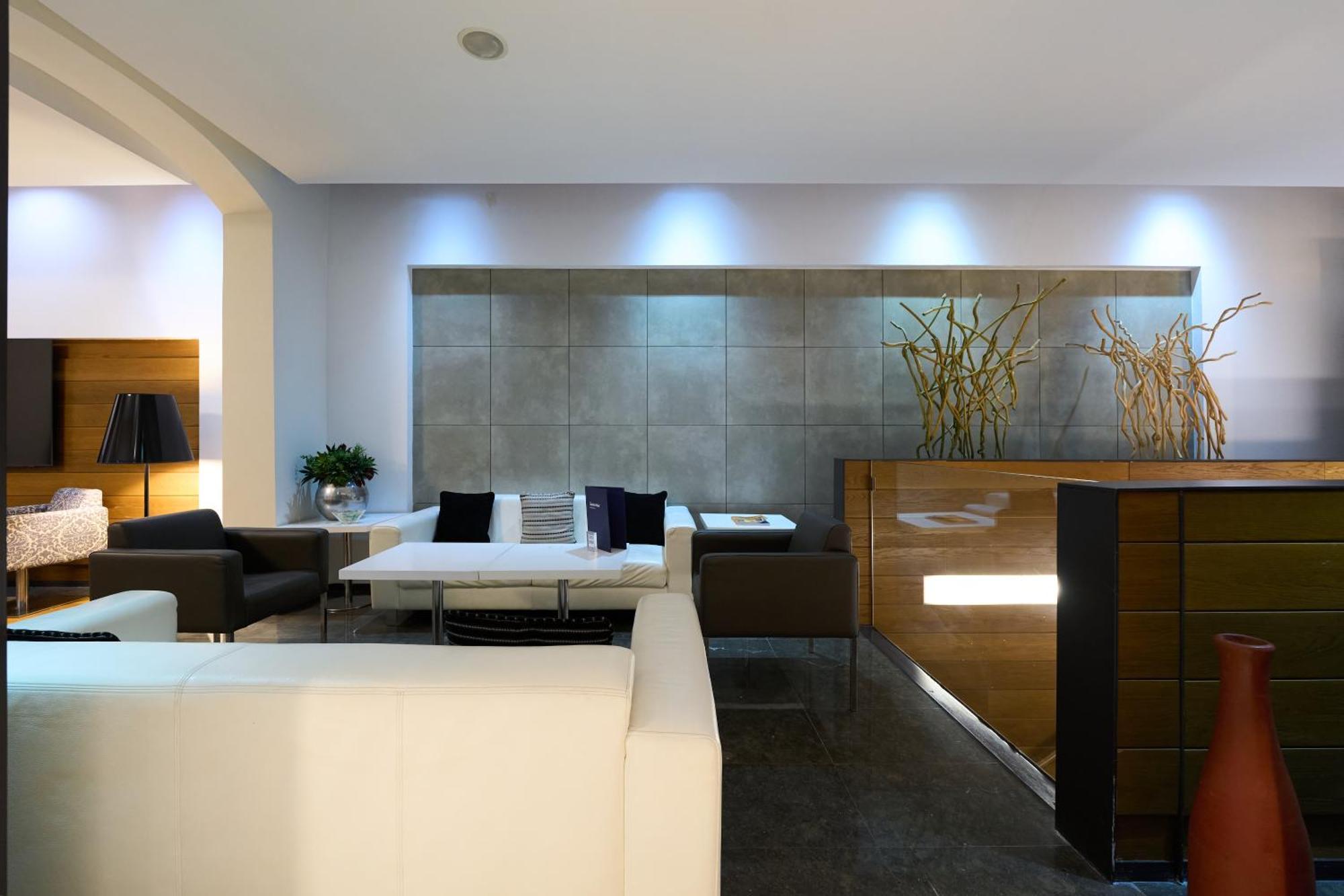 Catalonia Port Hotell 4*