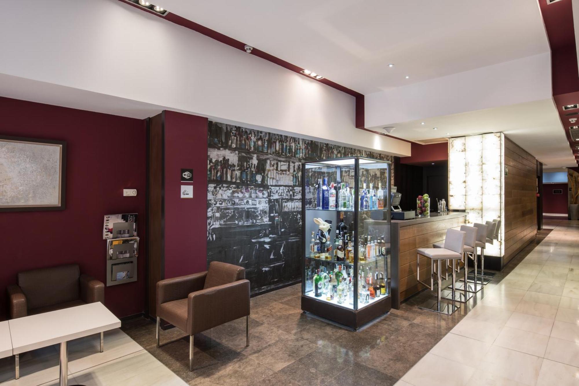 Catalonia Port Hotell 4*