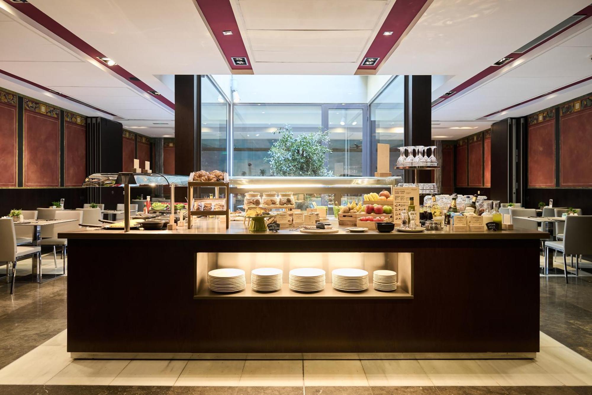 Catalonia Port Hotel 4*